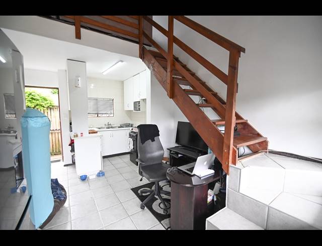 1 BEDROOM SIMPLEX FOR SALE IN THE WOLDS